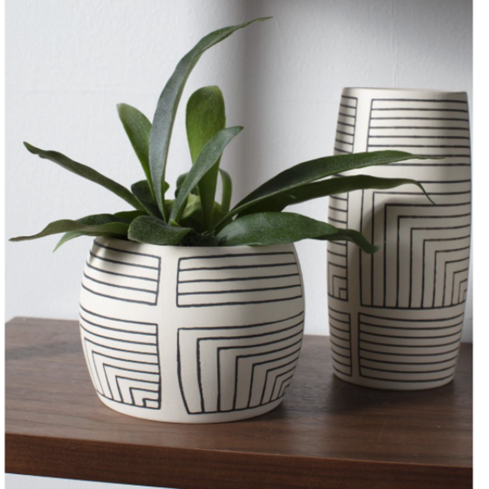 4.5”H X 5.5” OFF WHITE CERAMIC SEQUENCE VASE 4 4.5”H X 5.5” OFF WHITE CERAMIC SEQUENCE VASE - Image 2
