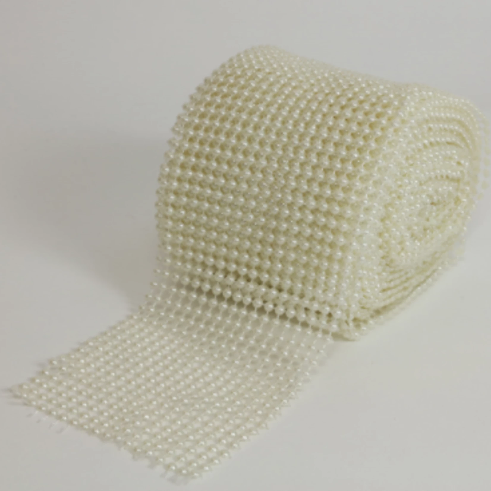 4.5’’ 4MM FLAT PEARL RIBBON 10 YDS 3 4.5’’ 4MM FLAT PEARL RIBBON 10 YDS